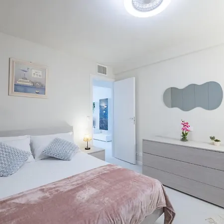 In The Heart Of - And Elegant * Cannes